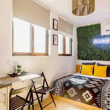 Downtown 22Sqm Green Nest King-Size Bed Athens Exterior photo