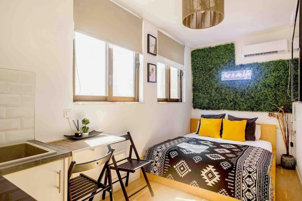 Downtown 22Sqm Green Nest King-Size Bed Athens Exterior photo