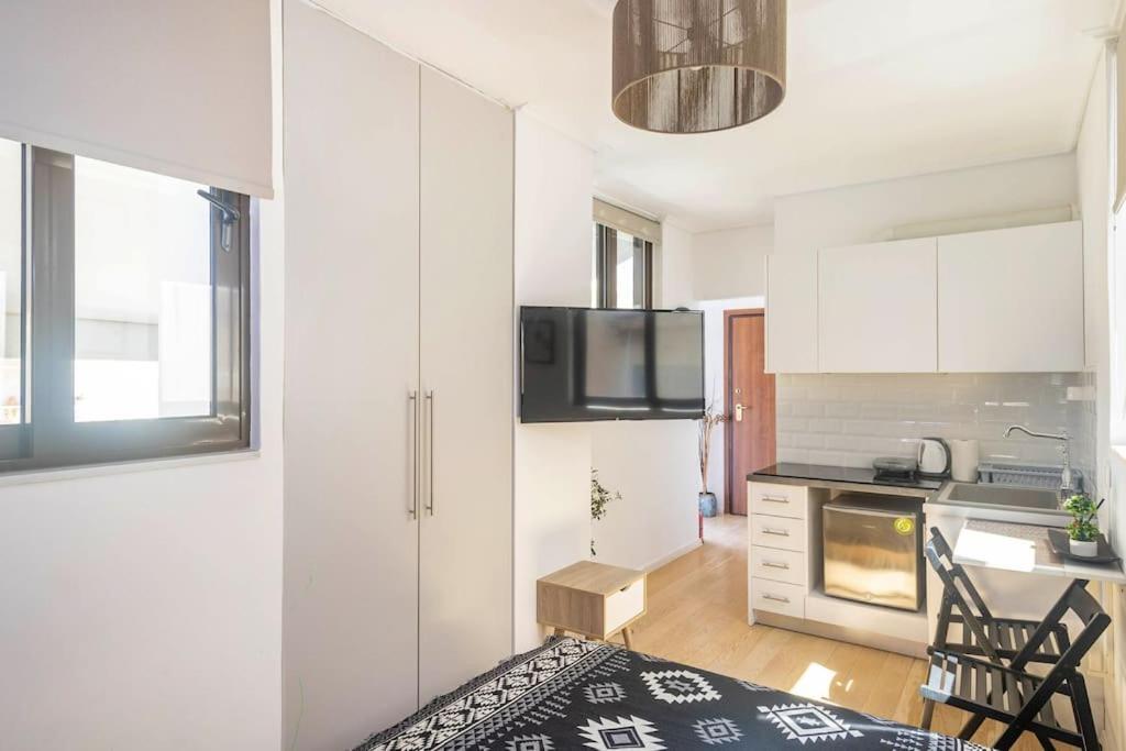 Downtown 22Sqm Green Nest King-Size Bed Athens Exterior photo