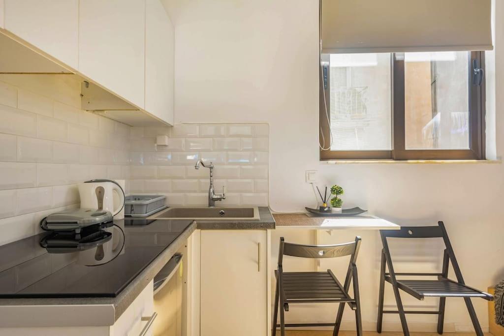 Downtown 22Sqm Green Nest King-Size Bed Athens Exterior photo